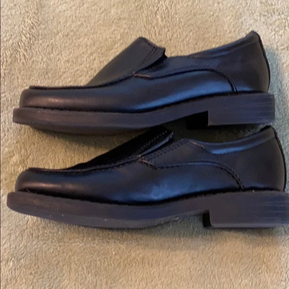Smart Fit black shoes kids size 9 1/2 durable